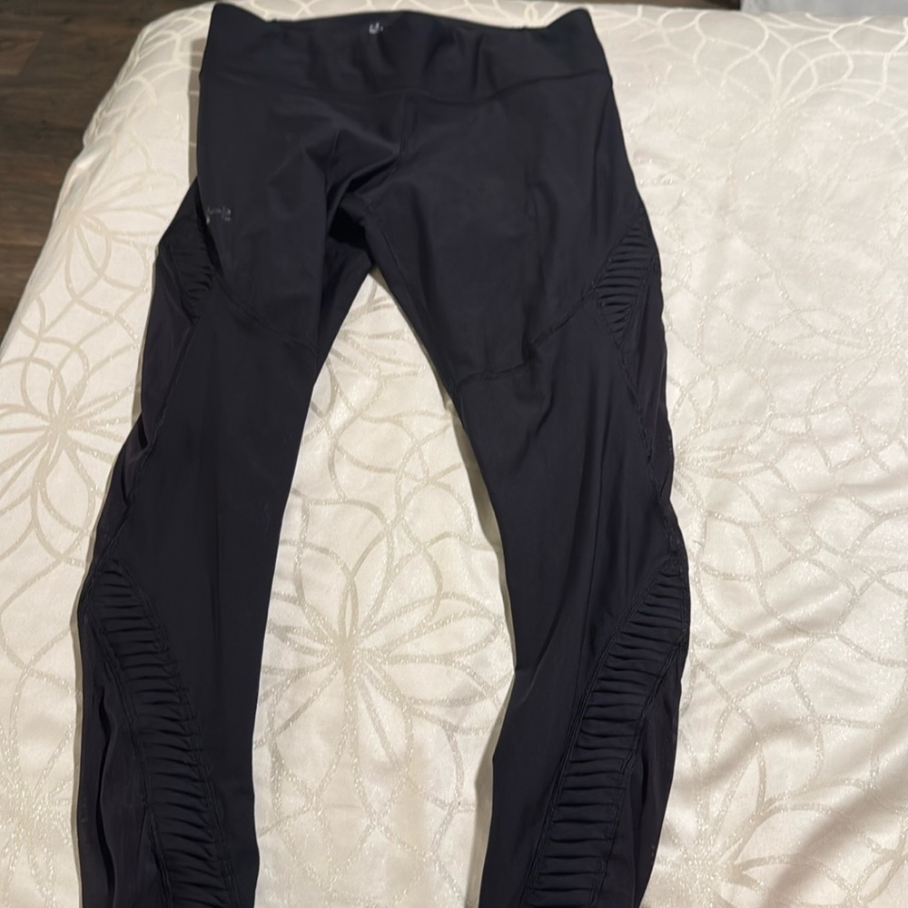 Under Armour Womens UA Vanish Pleated Ankle Crop